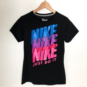 Nike Dri Fit Size M Tee EUC